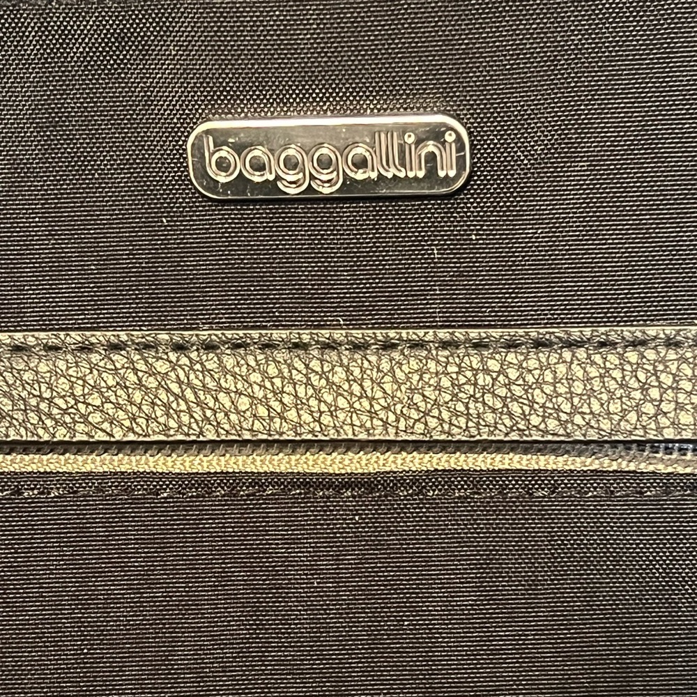Baggallini Black Crossbody Bag - Picture 3 of 9